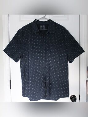 FRESH CLEAN THREADS Men’s All Day Short Sleeve Button-Down Shirt